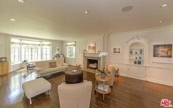 1182 Sunset Hills Rd in Los Angeles, CA - Building Photo - Building Photo