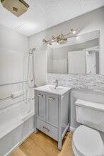 915 S Main St in Waterbury, CT - Building Photo - Building Photo