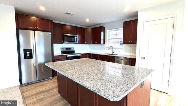 property at 11 Edinburgh Ct