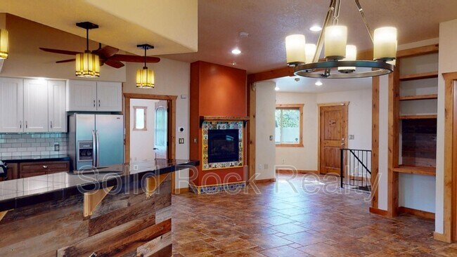 1701 Ivy Pl in Colorado Springs, CO - Foto de edificio - Building Photo