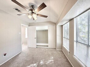 7980 Grove Ridge Dr in Houston, TX - Building Photo - Building Photo