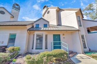 4144 Greystone Way in Sugar Land, TX - Building Photo - Building Photo