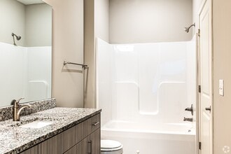 5620 NE 80th Ter in Kansas City, MO - Building Photo - Building Photo