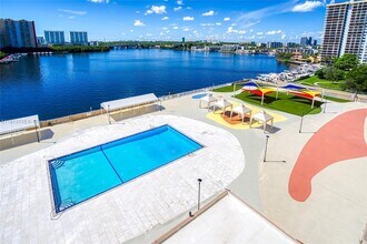 250 174th St in Sunny Isles Beach, FL - Building Photo - Building Photo