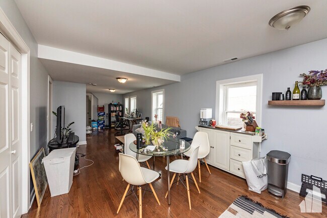 property at 2335 W Moffat St