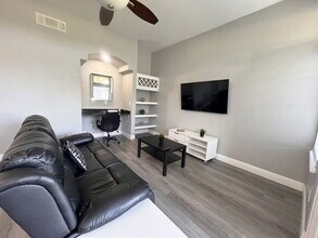 7340 Westpointe Blvd in Orlando, FL - Building Photo - Building Photo