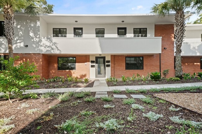 property at 520 Lovett Blvd