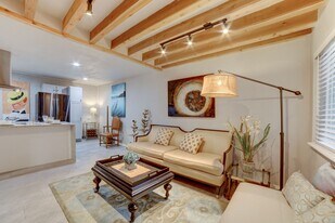 1739 S Peoria Ave in Tulsa, OK - Building Photo