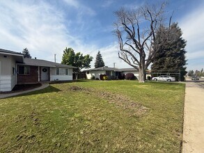 2505 S Encina St in Visalia, CA - Building Photo - Building Photo