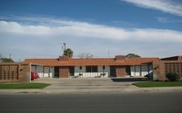 3330 McCourry St in Bakersfield, CA - Foto de edificio - Building Photo