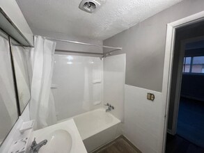 13540 Superior Rd in East Cleveland, OH - Foto de edificio - Building Photo