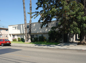 7071-7077 21st St in Westminster, CA - Foto de edificio - Building Photo