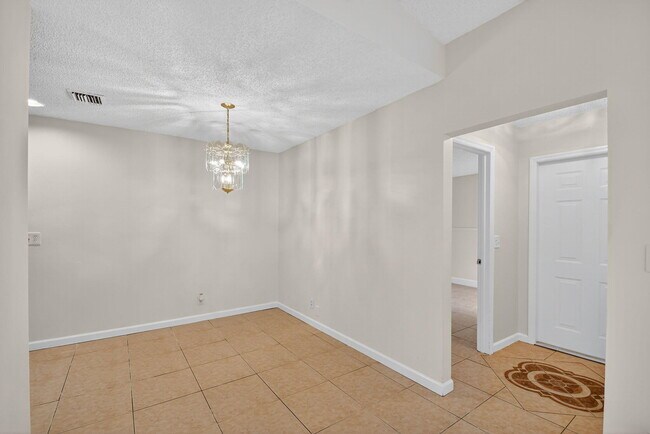 2701 Waterview Cir in Palm Springs, FL - Building Photo - Building Photo