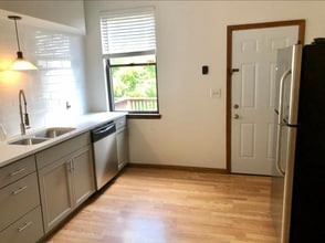 413 E Carson St in Pittsburgh, PA - Building Photo - Building Photo