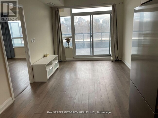 15 Water Walk Dr in Markham, ON - Building Photo - Building Photo