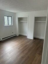 126 Sutton Pl in Bloomfield, CT - Building Photo - Building Photo