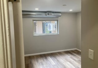 17500 Euclid Ave in Cleveland, OH - Building Photo - Building Photo