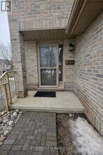 268 Blackhorne Dr in Kitchener, ON - Building Photo - Building Photo
