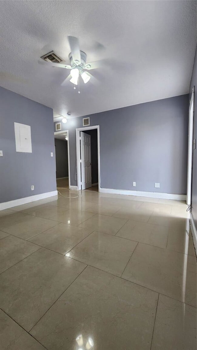2221 NW 4th Ct in Pompano Beach, FL - Building Photo - Building Photo