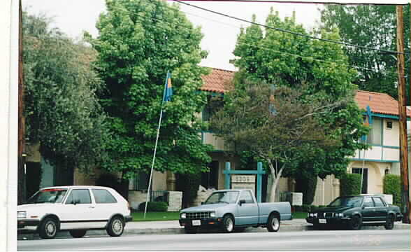 Reseda Vista in Tarzana, CA - Building Photo - Building Photo