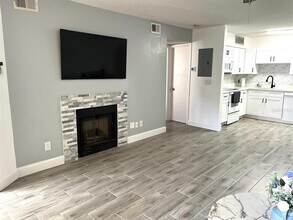 345 Forestway Cir in Altamonte Springs, FL - Building Photo - Building Photo