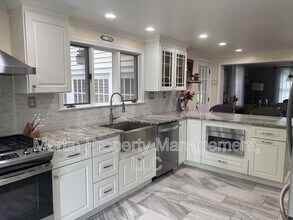 145 Concord Rd in Wayland, MA - Building Photo - Building Photo
