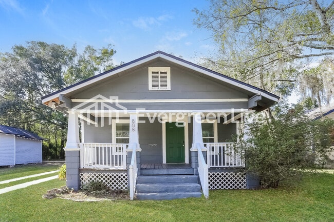 property at 808 Westbrook Rd