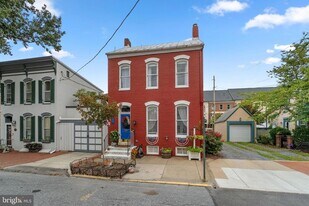 15 E 4th St in Frederick, MD - Building Photo