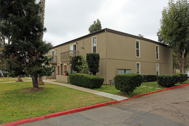 Solana Park Apartments in Solana Beach, CA - Building Photo - Building Photo