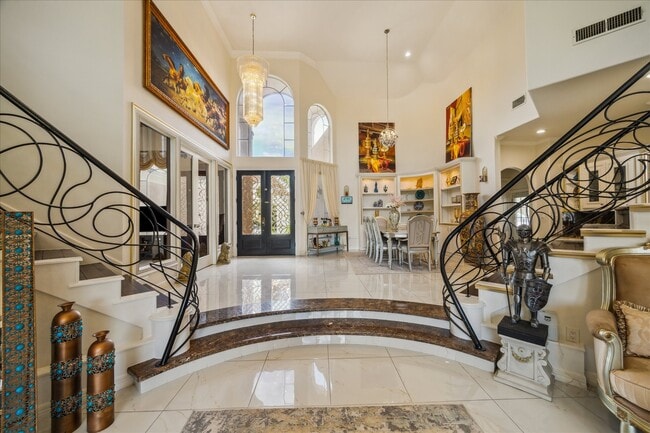 property at 14 Lake Mist Ct