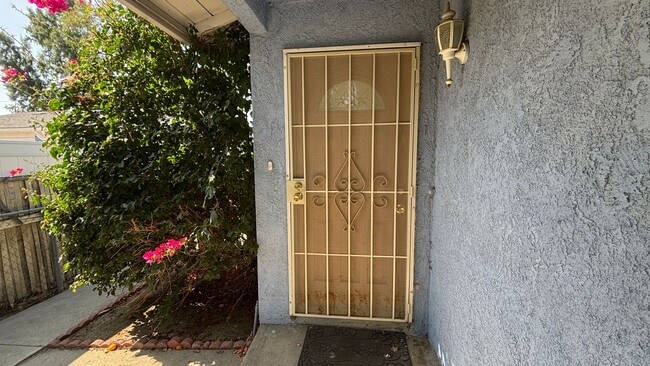 466-470 W 5th St in San Jacinto, CA - Building Photo - Building Photo