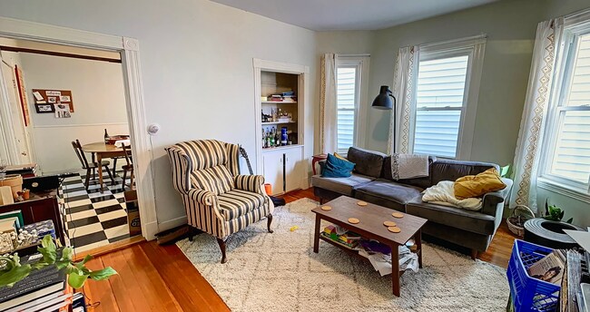 376 Washington St, Unit 1 in Somerville, MA - Building Photo - Building Photo
