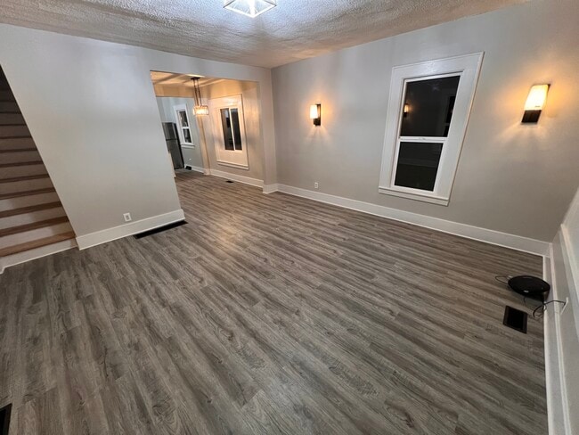 property at 1410 Center St