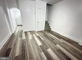 2663 Webb St in Philadelphia, PA - Building Photo