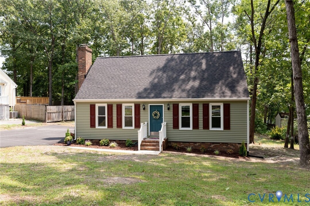 3431 Castlebury Dr in Chester, VA - Building Photo