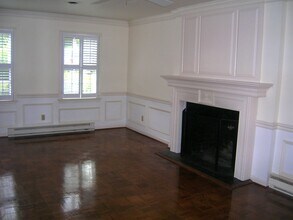 211 Surrey Rd in Charlottesville, VA - Building Photo - Building Photo