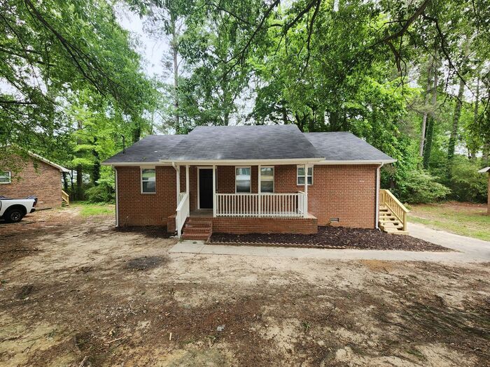 709 W Creek Cir in Monroe, GA - Building Photo