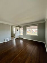 12811 Plum St in Southgate, MI - Building Photo - Building Photo