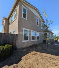 714 Sullivan Wy in Gilroy, CA - Foto de edificio - Building Photo