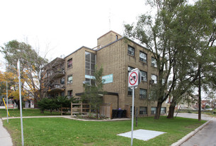 3635 Bathurst St Apartments