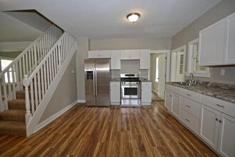 20 E Eureka Dr in Lemont, IL - Building Photo - Building Photo