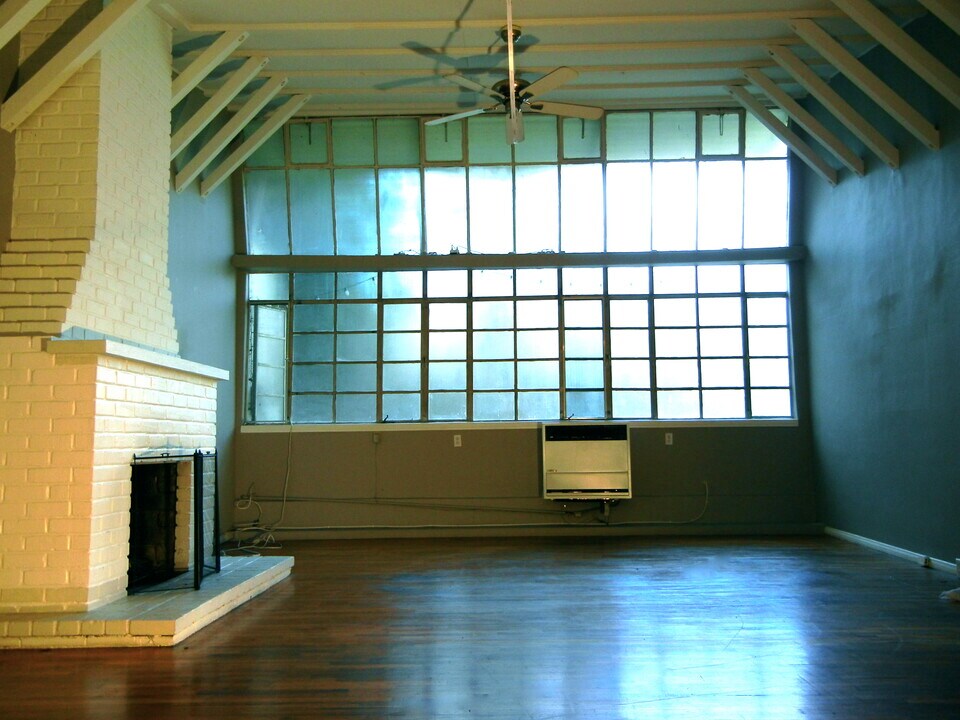 921 Westmount Dr, Unit 921 in West Hollywood, CA - Foto de edificio