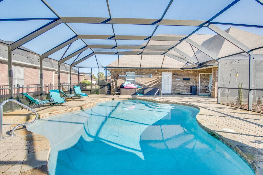 2655 Masters Blvd in Navarre, FL - Building Photo