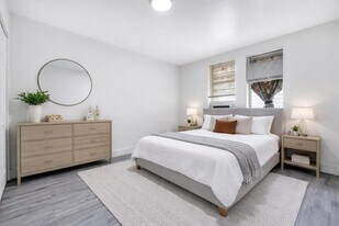 1554 SW 5th St, Unit 5b in Miami, FL - Building Photo