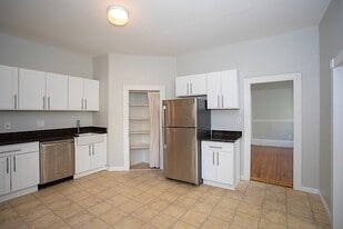 239 Prospect St, Unit 3A in Cambridge, MA - Building Photo