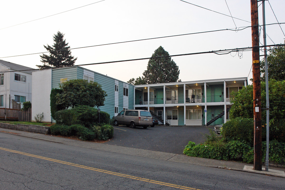 4030 SE Holgate Blvd in Portland, OR - Foto de edificio