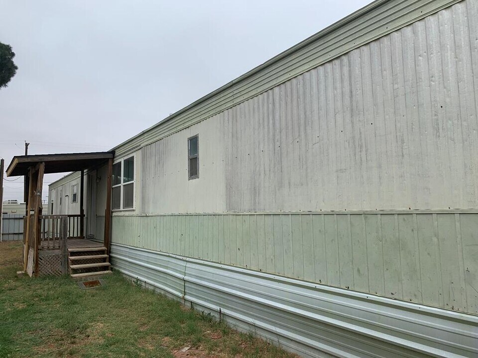 3544 W 15th St in Odessa, TX - Building Photo