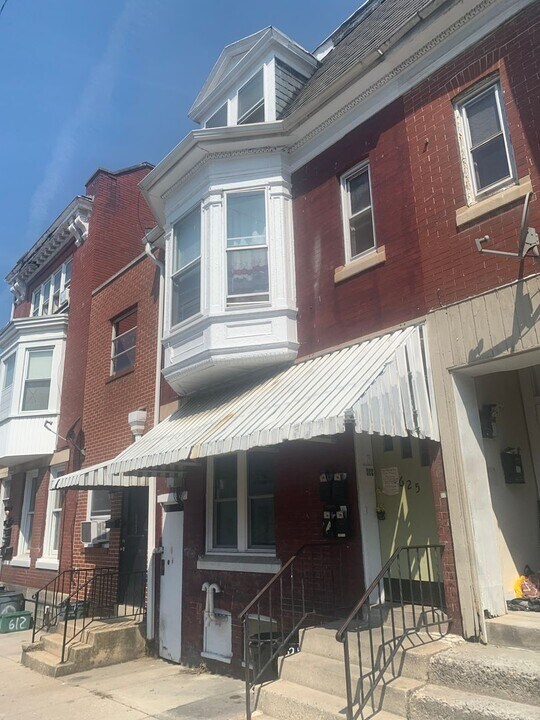 625 E Market St in York, PA - Building Photo
