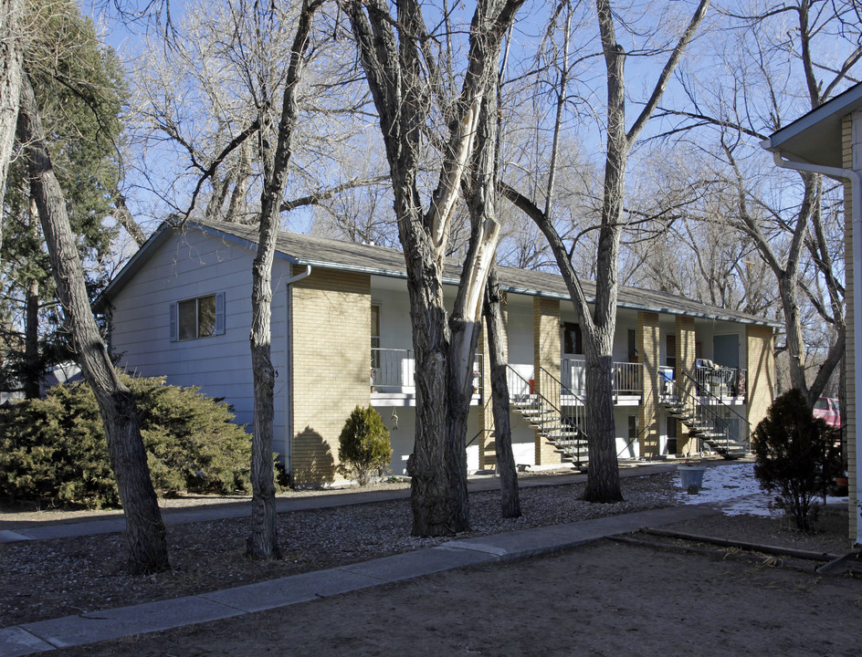 Sunset Apartments in Colorado Springs, CO - Building Photo