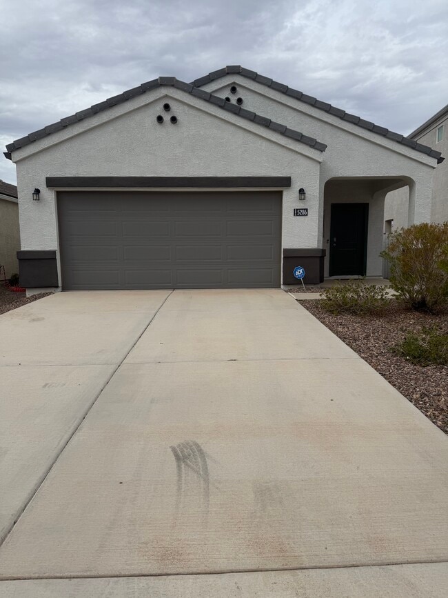 5286 E Gummite Dr in San Tan Valley, AZ - Building Photo - Building Photo